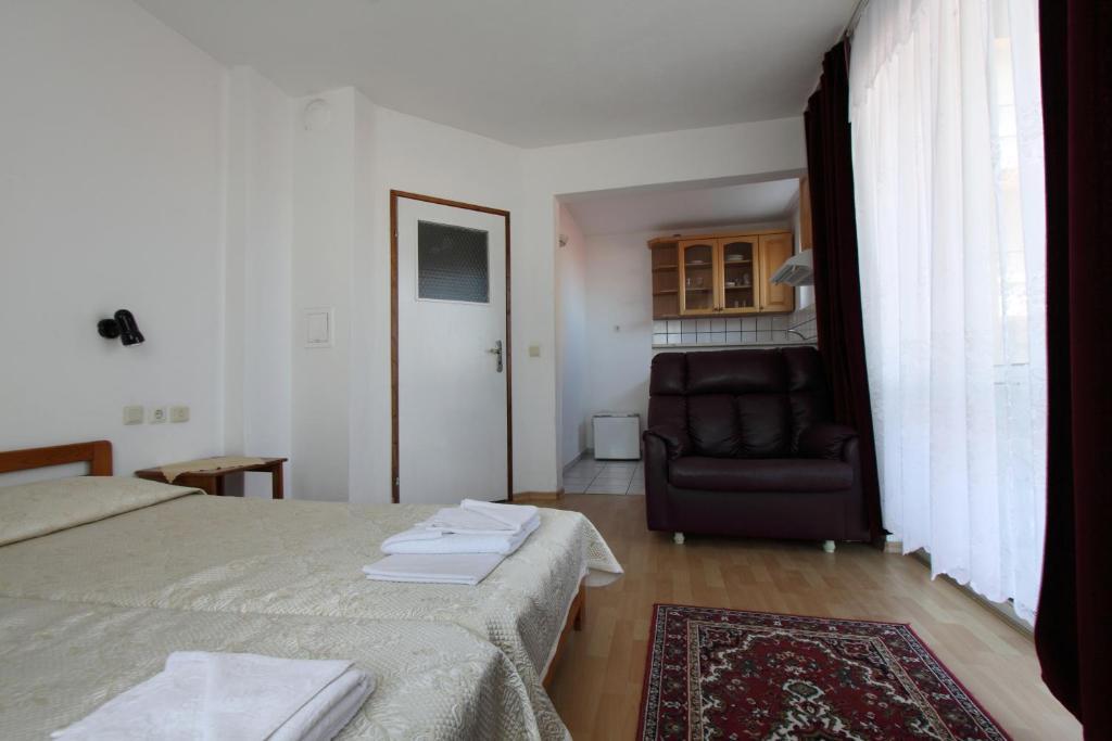 Family Hotel Verona Sozopol Rom bilde
